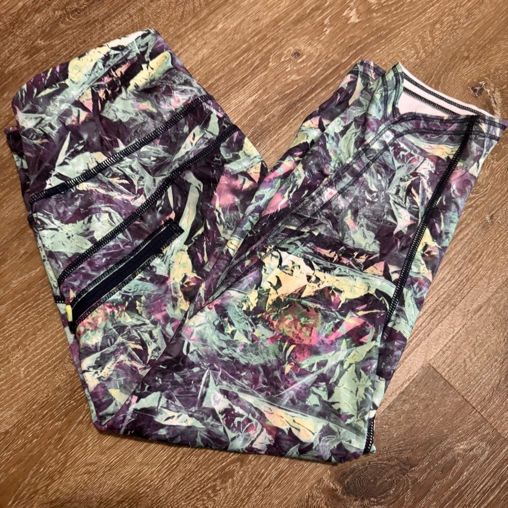 Lululemon Run: Top Speed Crop - Picture 10 of 10